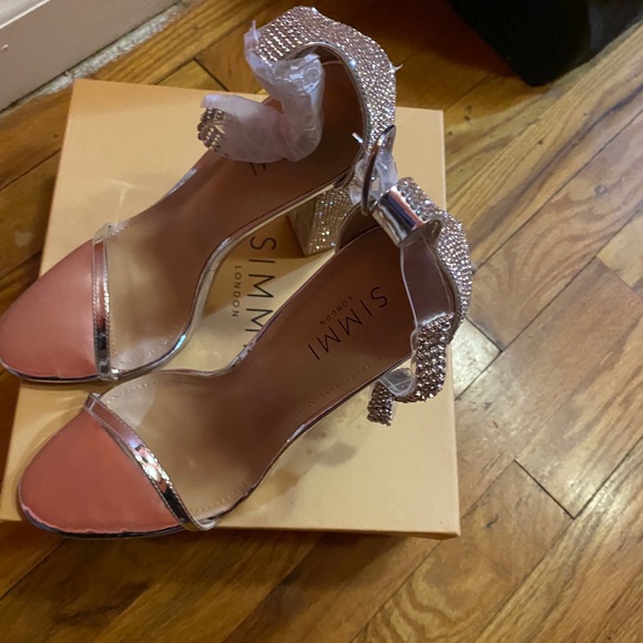 Sexy Silver Mirror Block Heels 8 but a true 8.5✨✨ - Picture 5 of 5